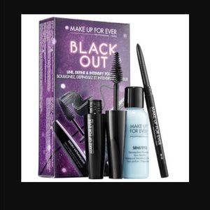 Make Up Forever Black Out Set
