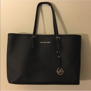 Michael Kors Jet Set Saffiano tote large
