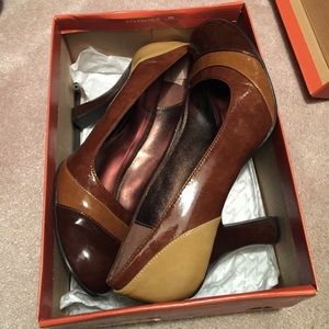 Cute multi tone brown heels - 9.5W