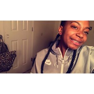 Meet your Posher, Lorraine