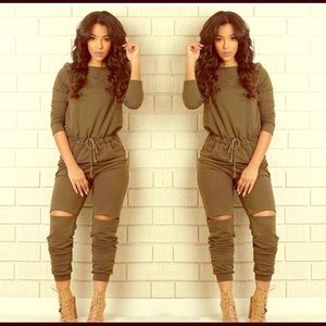 🔥 Brand new olive jumpsuit 🔥