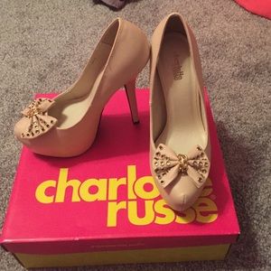 Nude high heels size 7