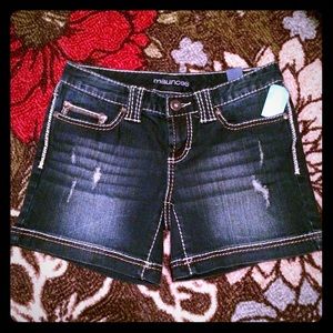 NWT Maurice's Dark Wash Distressed Shorts Sz. 1/2