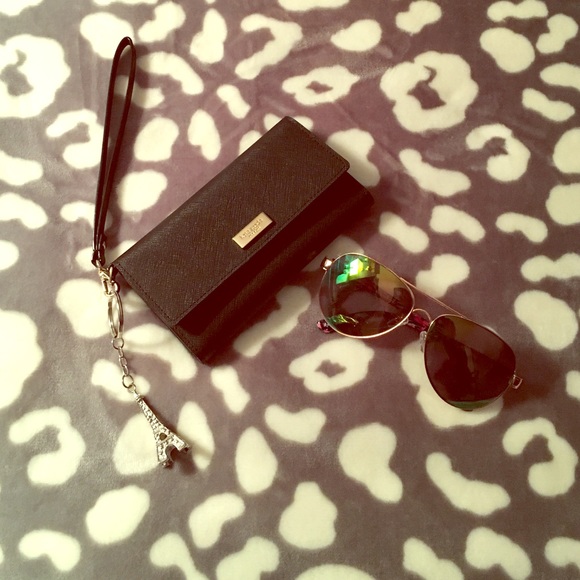 kate spade Handbags - NWT Kate Spade wristlet