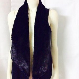🆕HOST PICK! cute faux fur trim vest