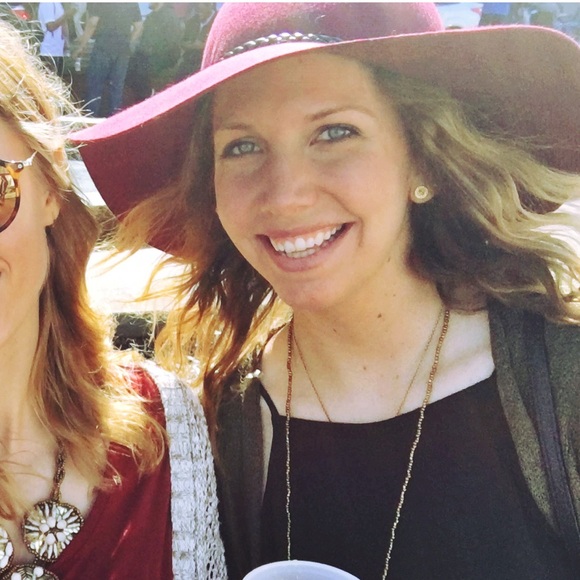 Meet your Posher, Erin - Picture 2 of 2