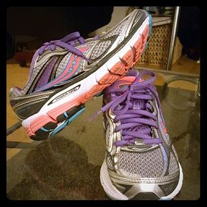 Saucony Guide sneakers