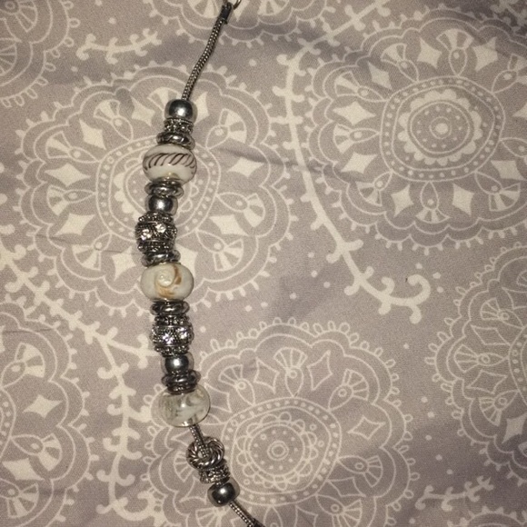 Fake Pandora bracelet - Picture 2 of 2