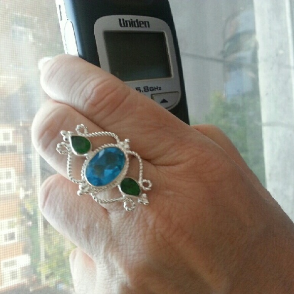 Ring - Picture 3 of 4