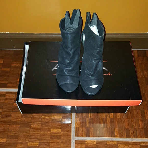 Boots - Picture 2 of 3