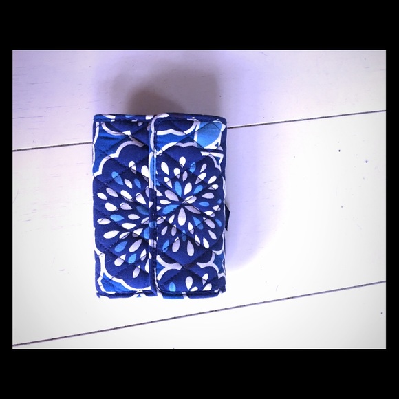 Closet close out! Vera Bradley Wallet