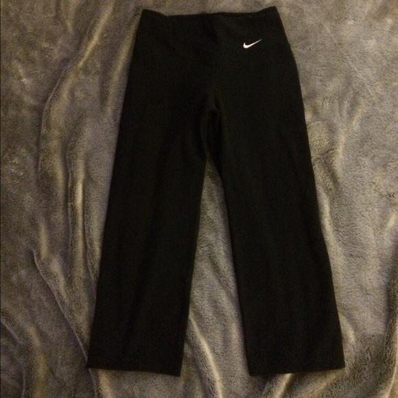 NIKE CAPRI XS- 💥SOLD!