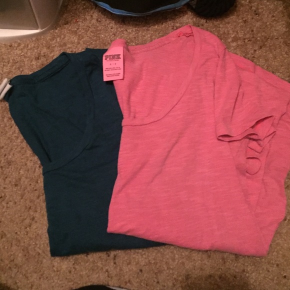 2 Scoopneck VS Pink tees