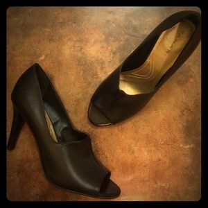 Never Worn: Tahari Shoes