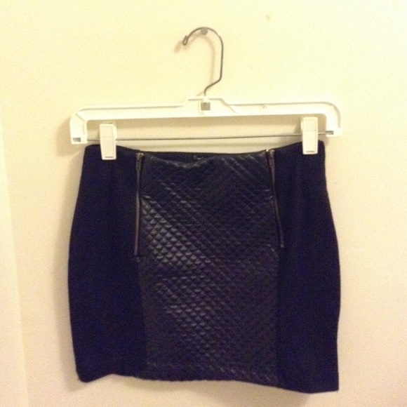 Black mini skirt!