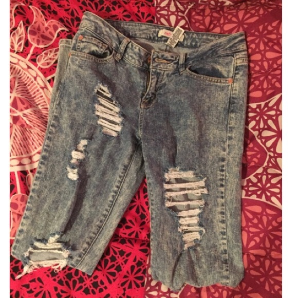 Ripped Skinny Jeans