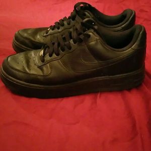 Black Nike womens size 10 up towns