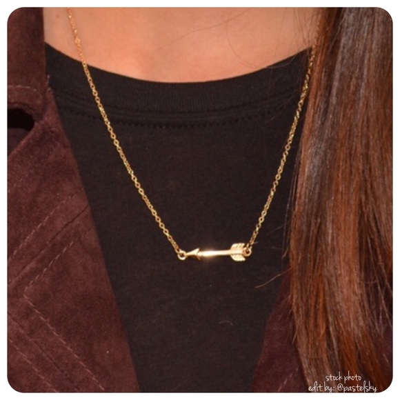 🆕 FARAH JEWELRY arrow necklace - Picture 2 of 4