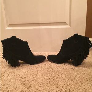 Guess Fringe Booties! Very cute!