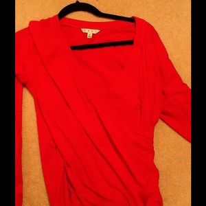 Red twist top
