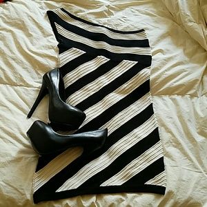 ??BEBE ONE SHOULDER DRESS??