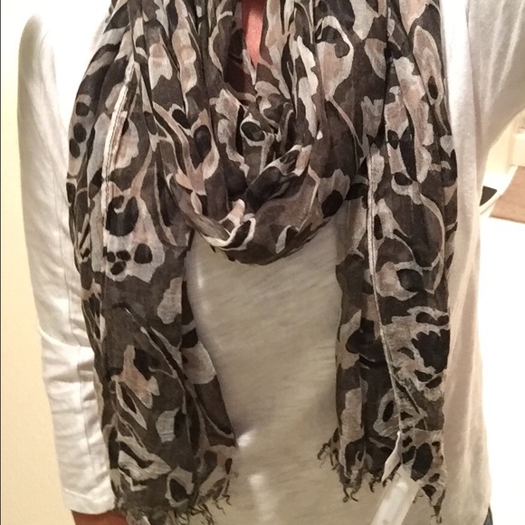 LOFT scarf NWT - Picture 2 of 3