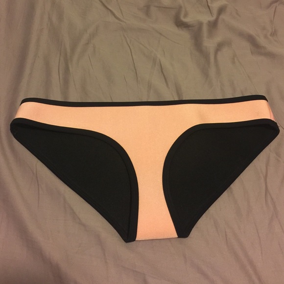 Authentic Chloe triangl bottoms