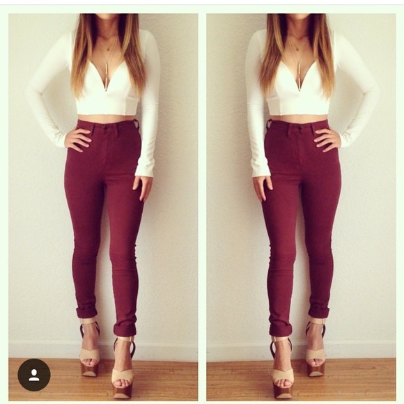 White deep v cut crop top