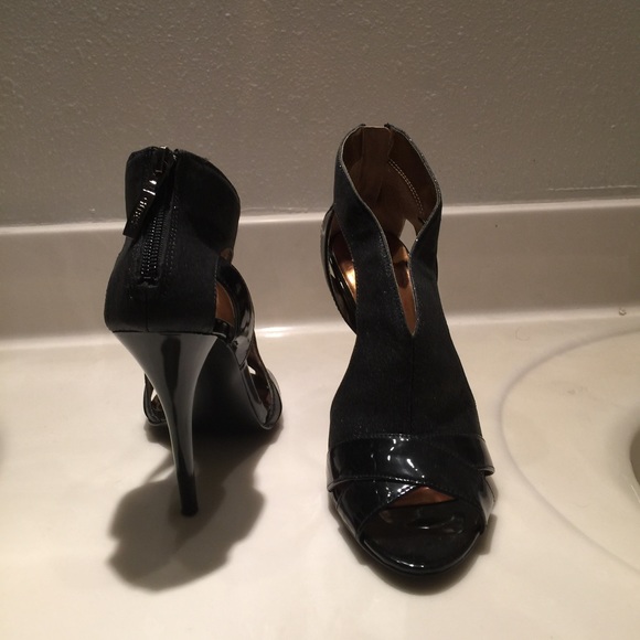 Black Guess 3inch heels - Picture 2 of 4