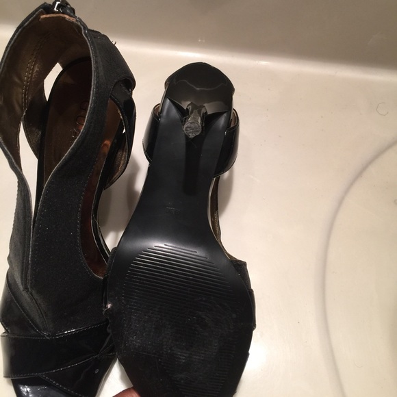 Black Guess 3inch heels - Picture 4 of 4