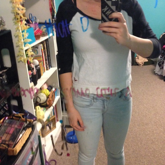3/4 sleeve Hollister crop top