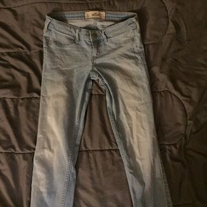 Light wash skinny jeans.