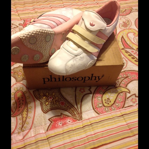 Adidas sport leather/material tennis shoes