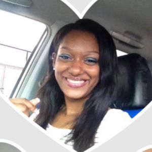 Meet your Posher, Larissa