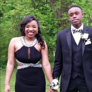 I'm selling this amazing prom dress.