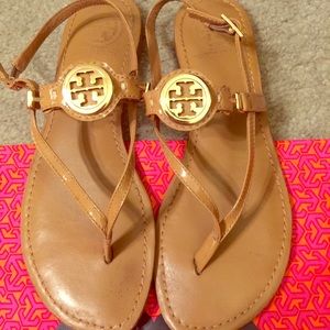 Beautiful Tory Burch  tan sandals