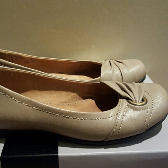 Tan Flats
