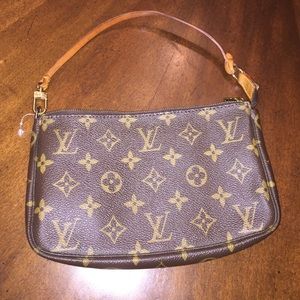 Louis Vuitton (Authentic) Pochette