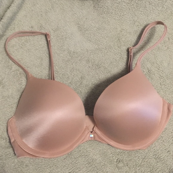 Victoria's secret very sexy pushup bra 32c nude