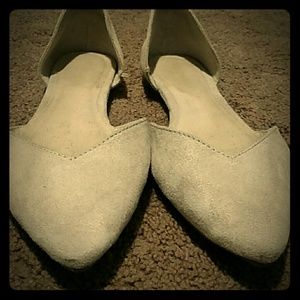 Cute pointed old navy tan flats size 7