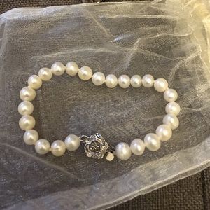 Pearl bracelet