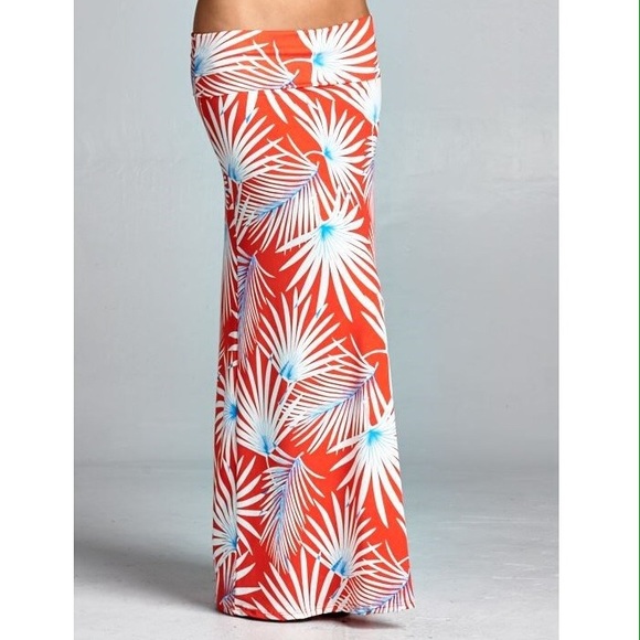 Beautiful patterned maxi skirt - Picture 2 of 4