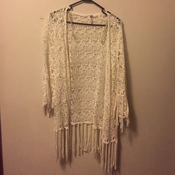 White BKE croqueted top