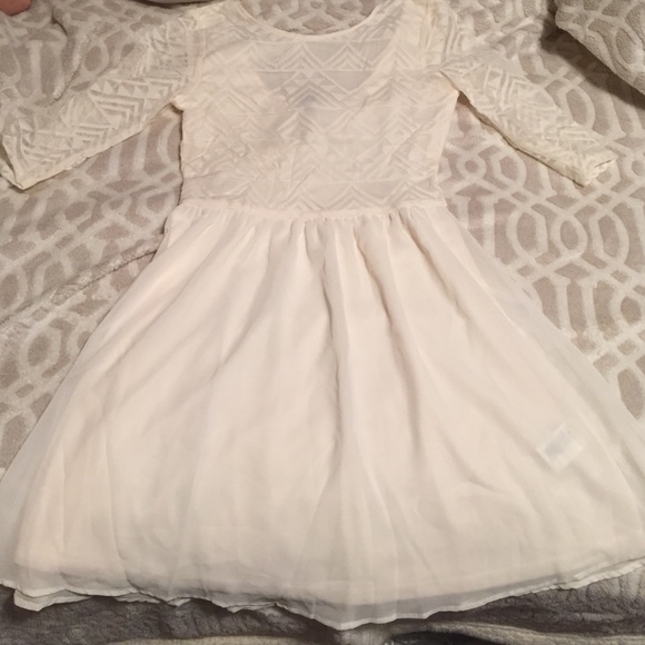 NWT! H&M ivory spring/summer dress