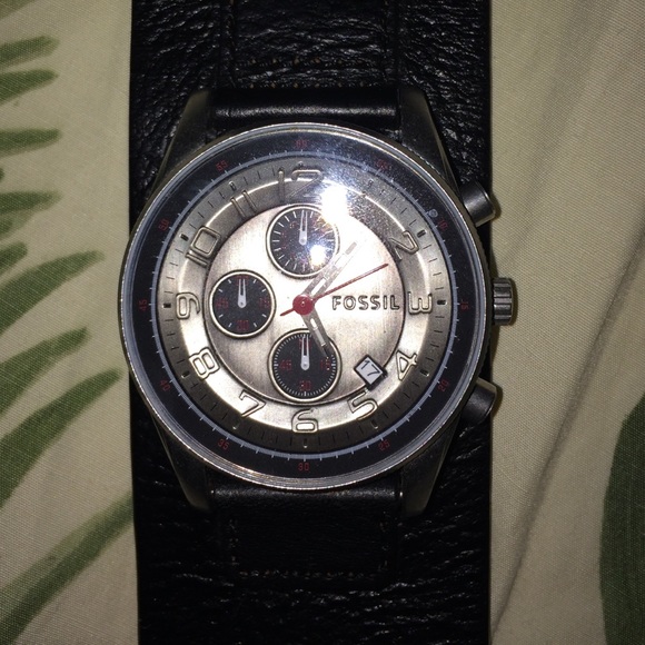 Leather Fossil Watch - Picture 2 of 3