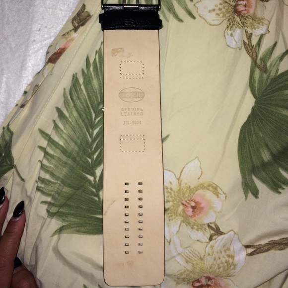 Leather Fossil Watch - Picture 3 of 3