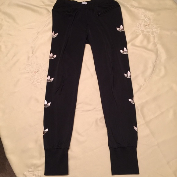 Adidas weekender pants