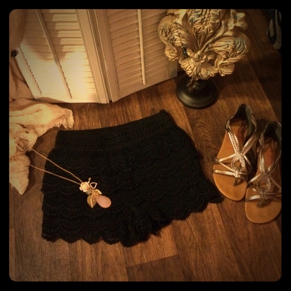 Rue21 Black Layered Crochet Shorts Size Medium