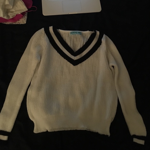 Sweater - Picture 1 of 3