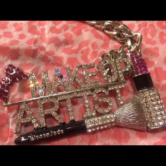 💄💋🎀MAKEUP ARTIST Necklace💄💋🎀 - Picture 2 of 3